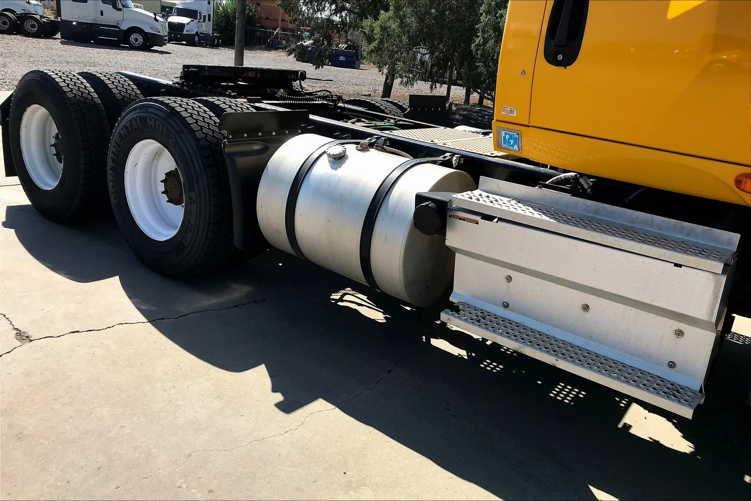 Used 2019 YELLOW International  image 7