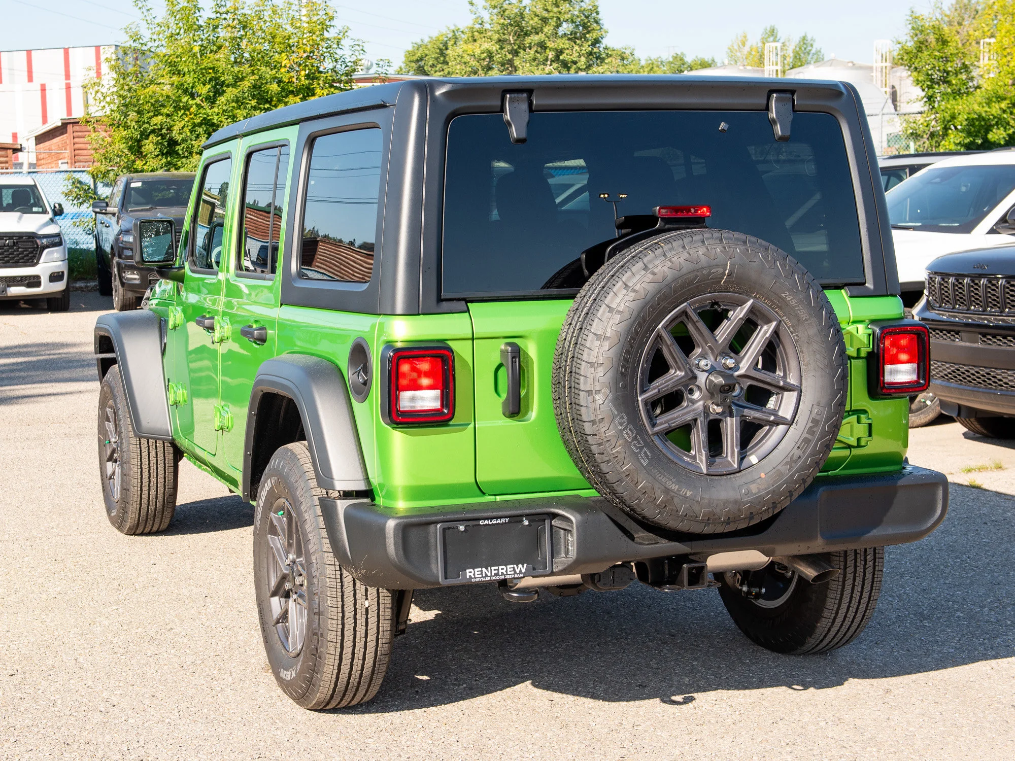 Used 2025 mojito Jeep Sport S* 4 Door 4x4, Remote Start, Heated Seats/Wheel image 3