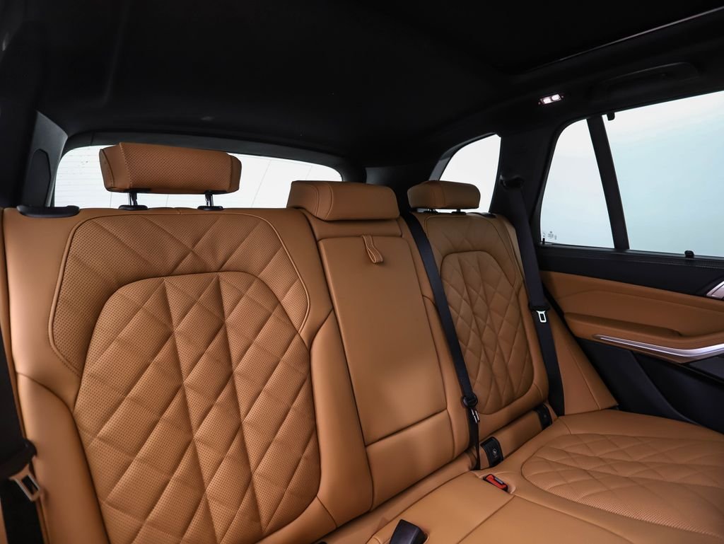New 2026 Gray Metallic BMW xDrive40i image 28