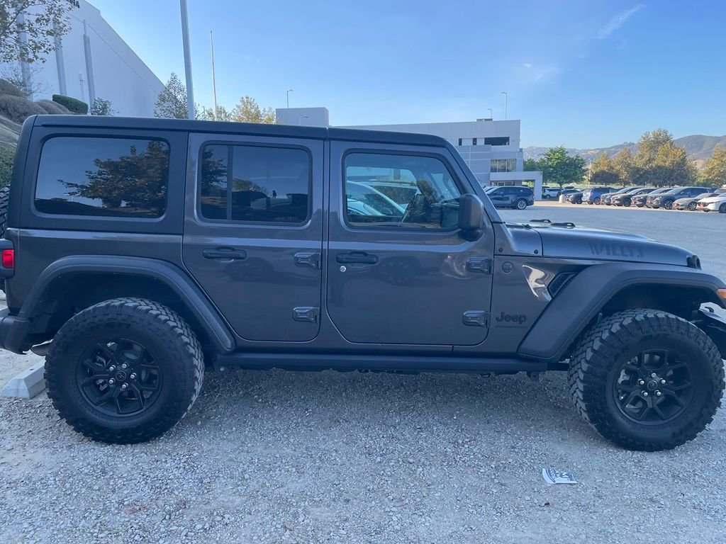 Used 2025 Crystal Metallic Jeep Willys image 9