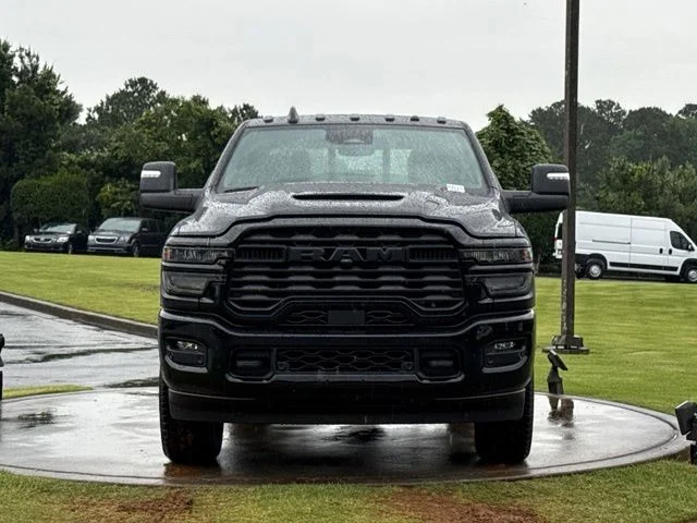 New 2026 Diamond Black Crystal Pearl-Coat Exterior Paint RAM Tradesman image 2