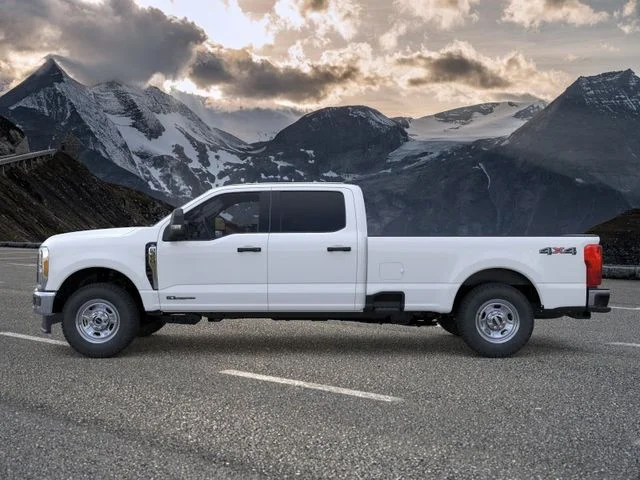 New 2026 Oxford White Ford XL image 3