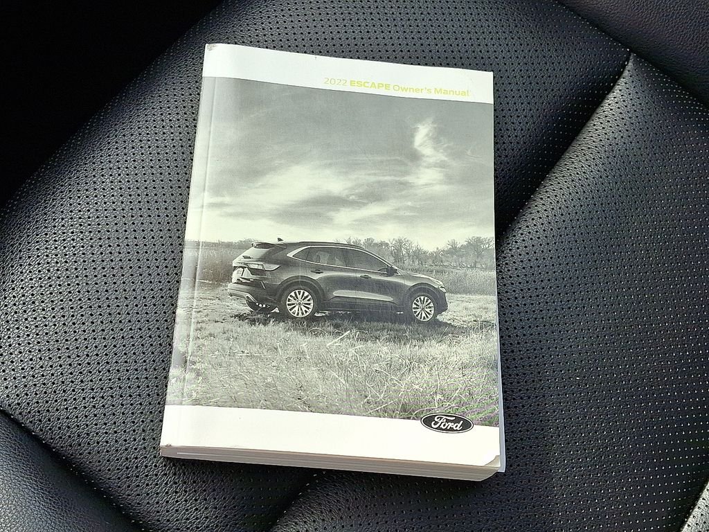 Used 2022 Black Ford SEL image 26