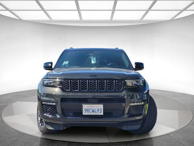 Used 2024 Gray Jeep Summit image 2