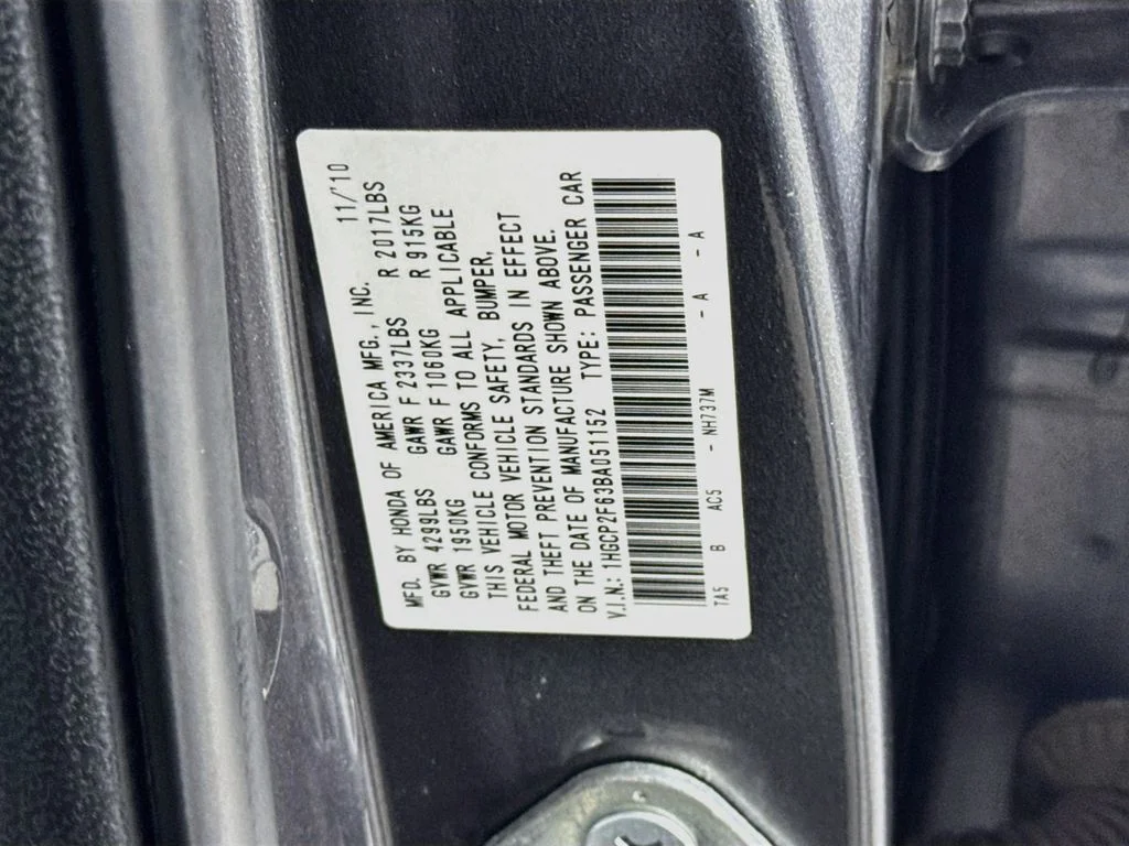 Used 2011 Polished Metal Metallic Honda SE image 36