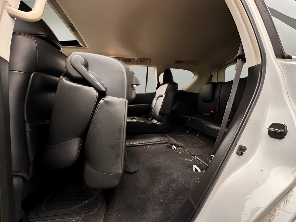 Used 2021 White Nissan SL image 19