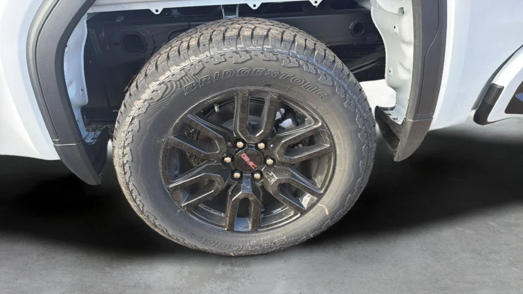 New 2026 Summit White GMC Elevation image 20