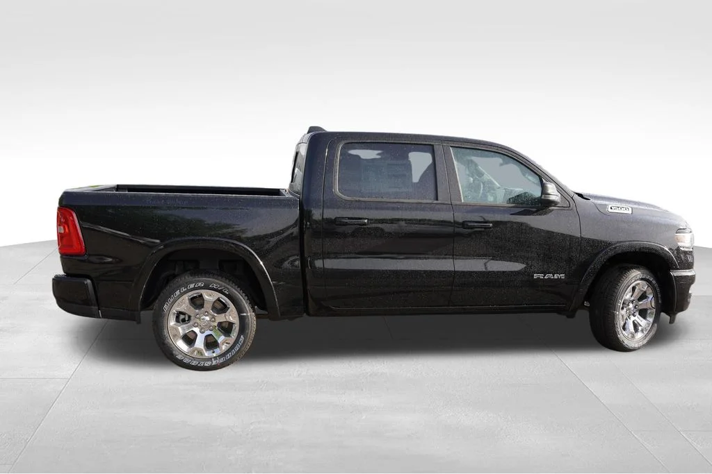 New 2026 Diamond Black Crystal Pearl-Coat Exterior Paint RAM Big Horn image 2