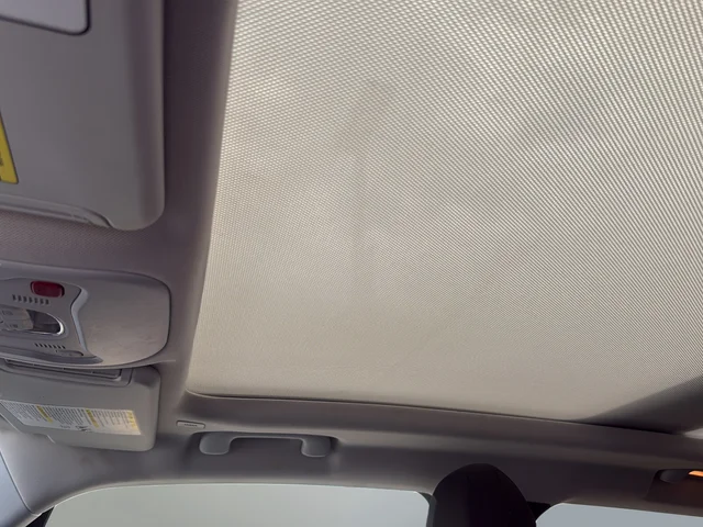 Used 2023 White Jeep Latitude image 15