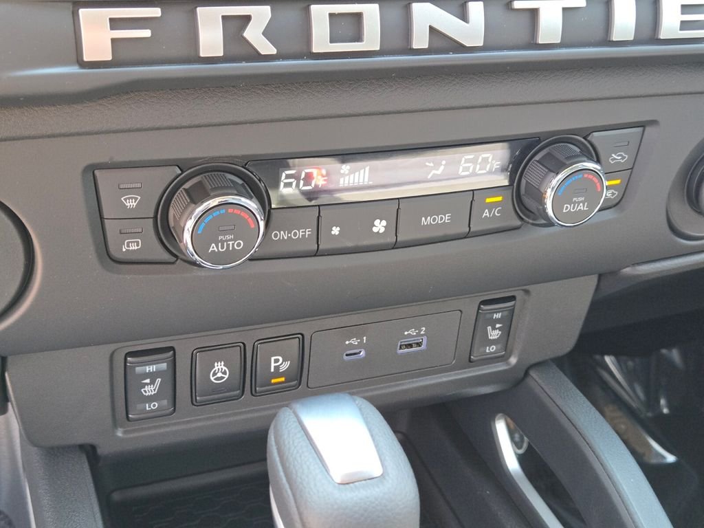 2025 Nissan Frontier SV - Photo 13