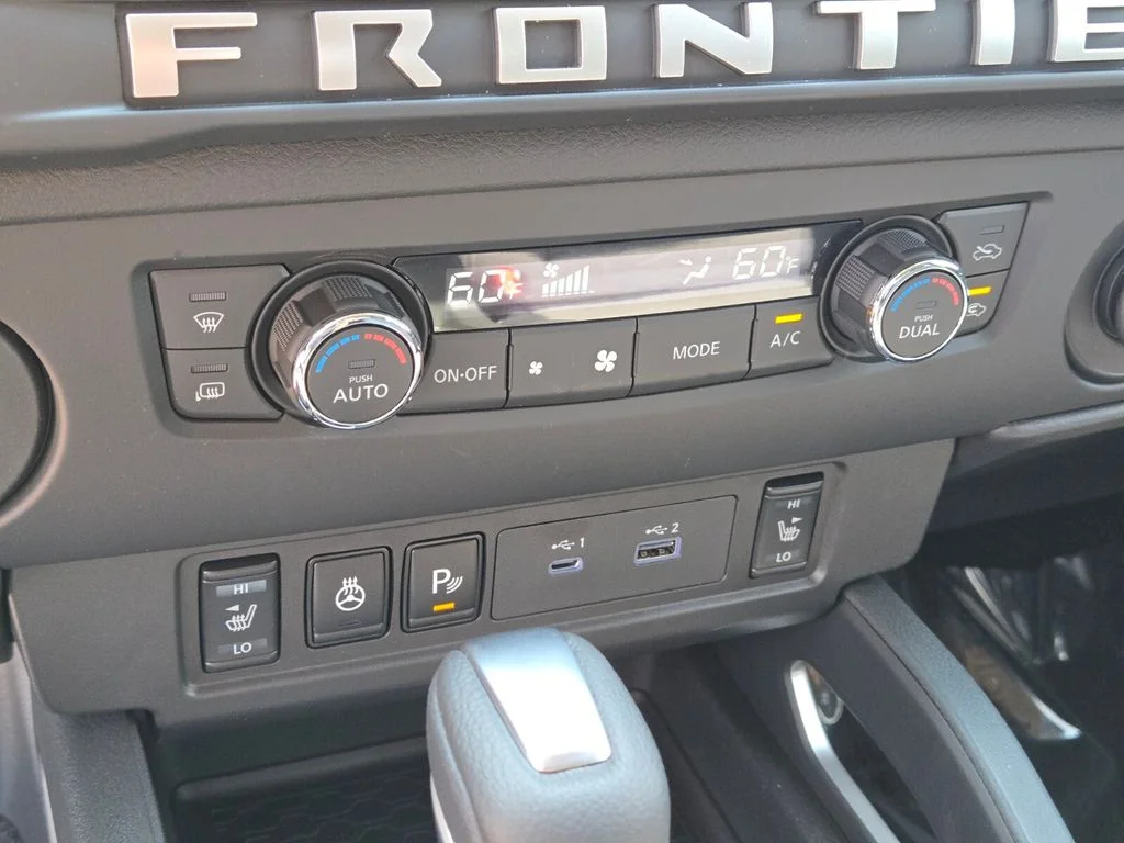 2025 Nissan Frontier SV - Photo 13