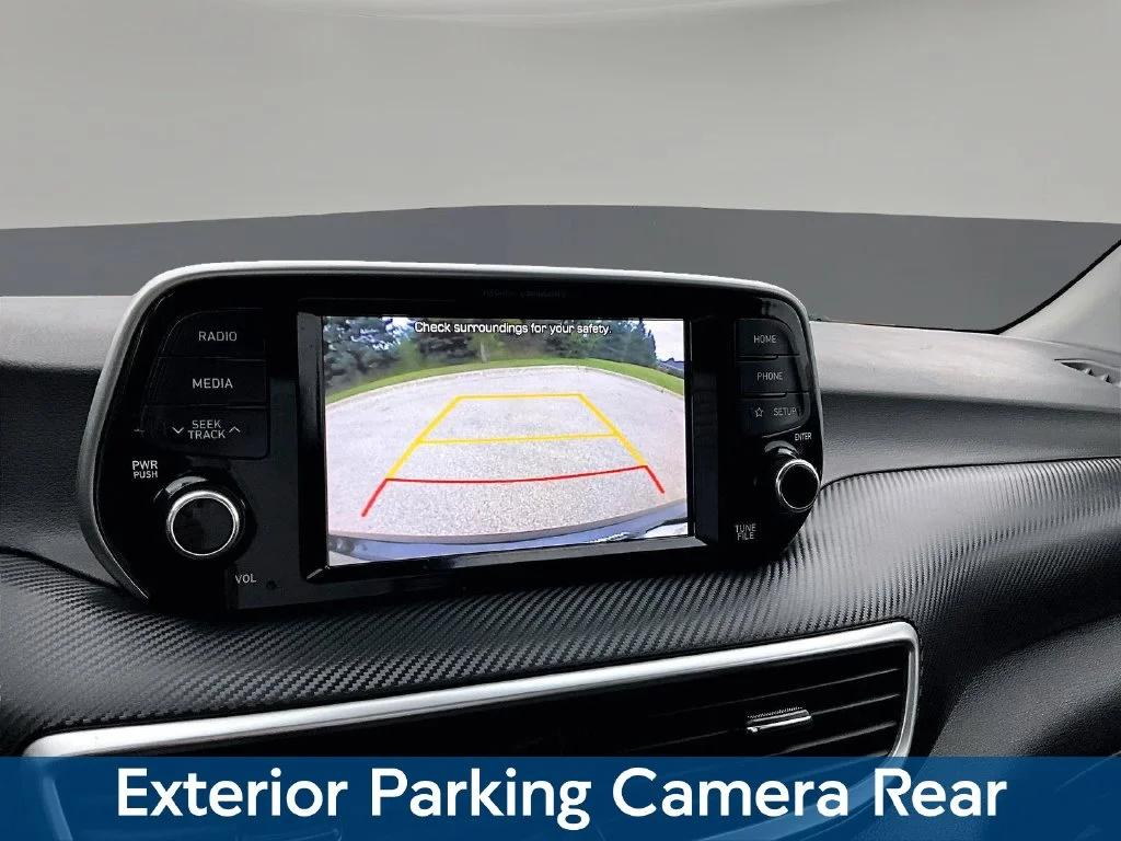 Used 2019 Black Hyundai Value image 17