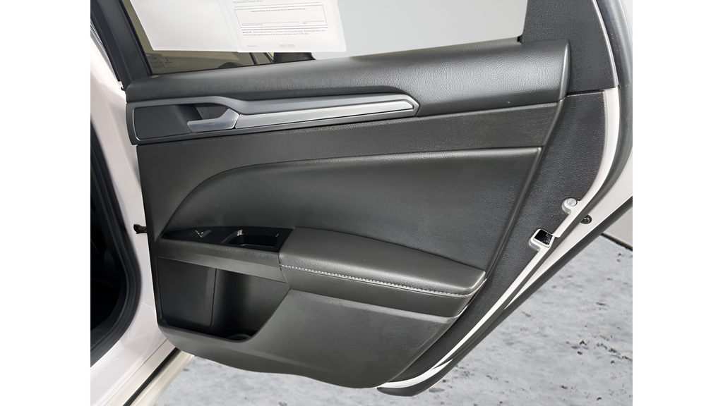 Used 2014  Ford Titanium image 13