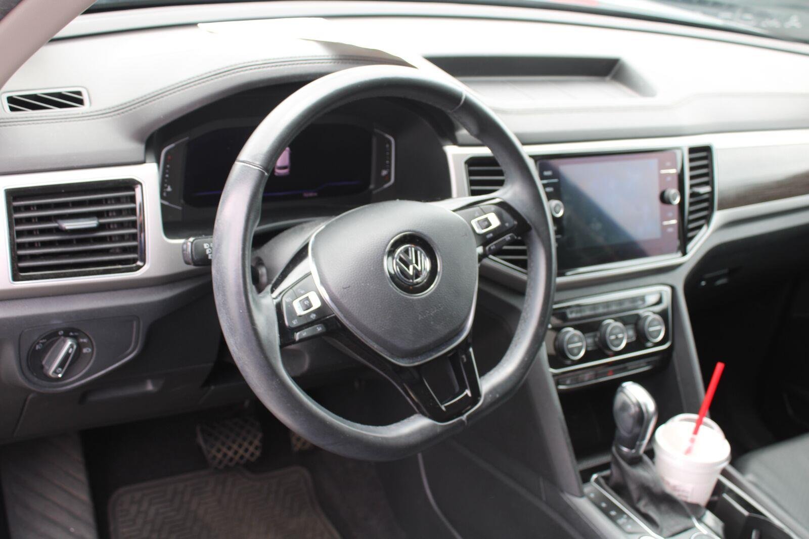 Used 2019 Platinum Gray Metallic Volkswagen 3.6L V6 SEL image 7
