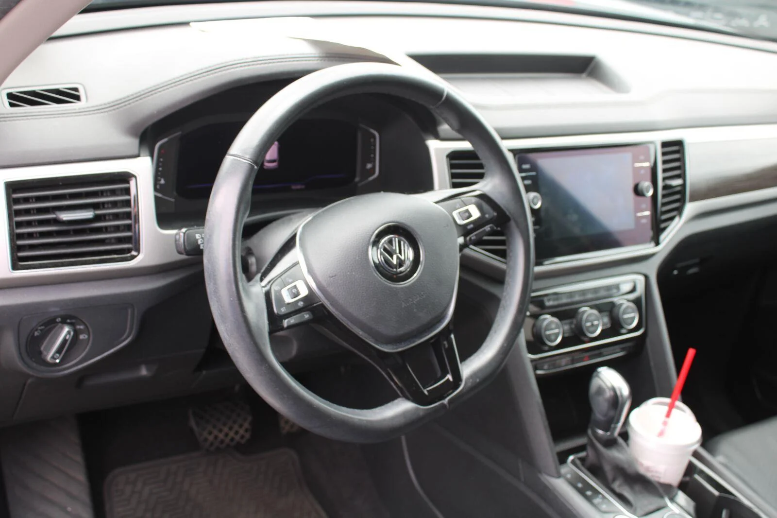 Used 2019 Platinum Gray Metallic Volkswagen 3.6L V6 SEL image 7