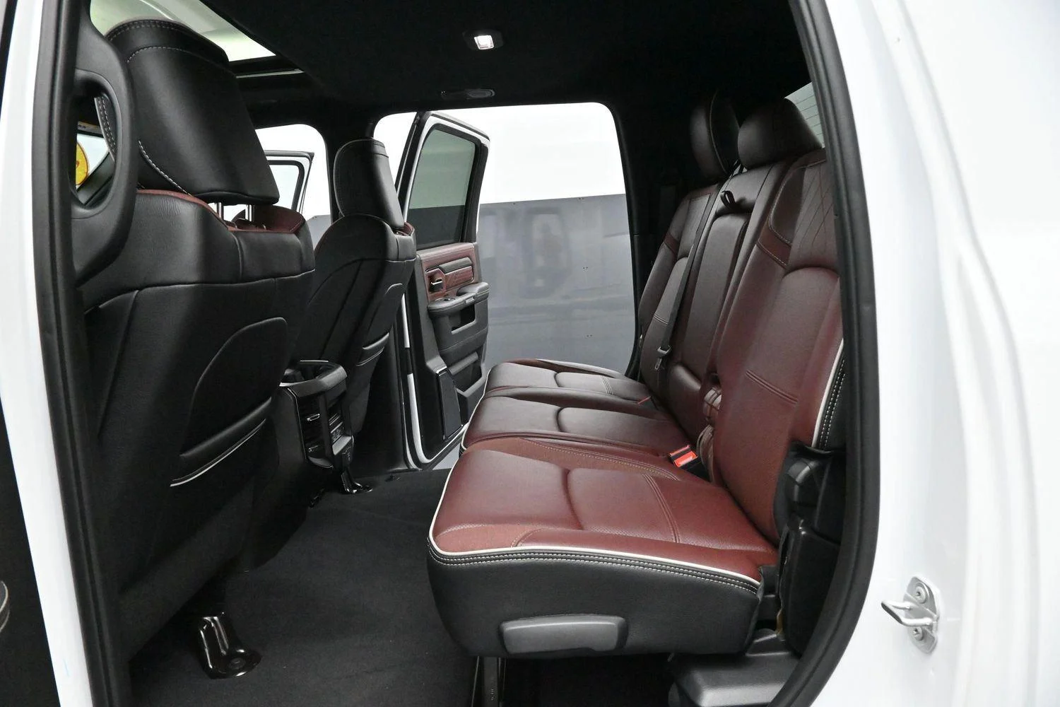 Used 2025 White Ram Limited image 30