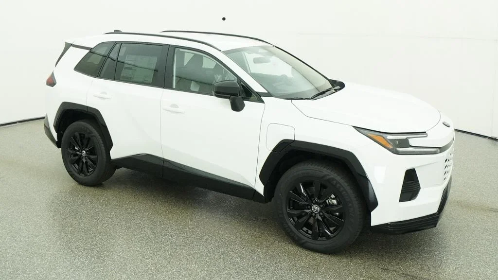 New 2026 Ice Cap Toyota SE image 2