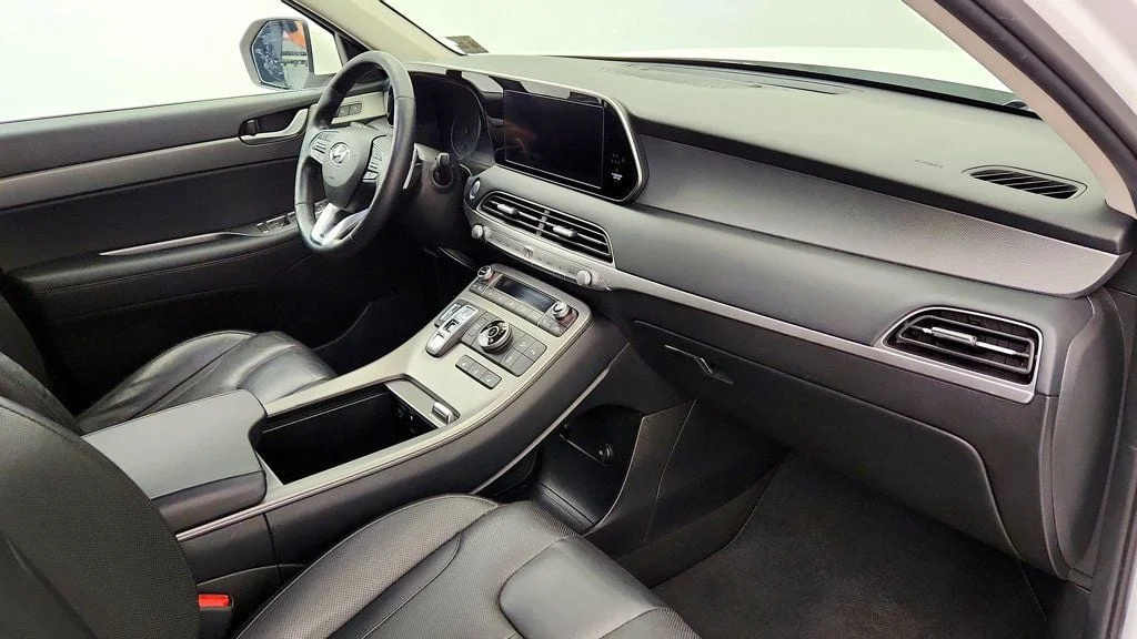 Used 2021 Hyper White Hyundai SEL AWD image 27