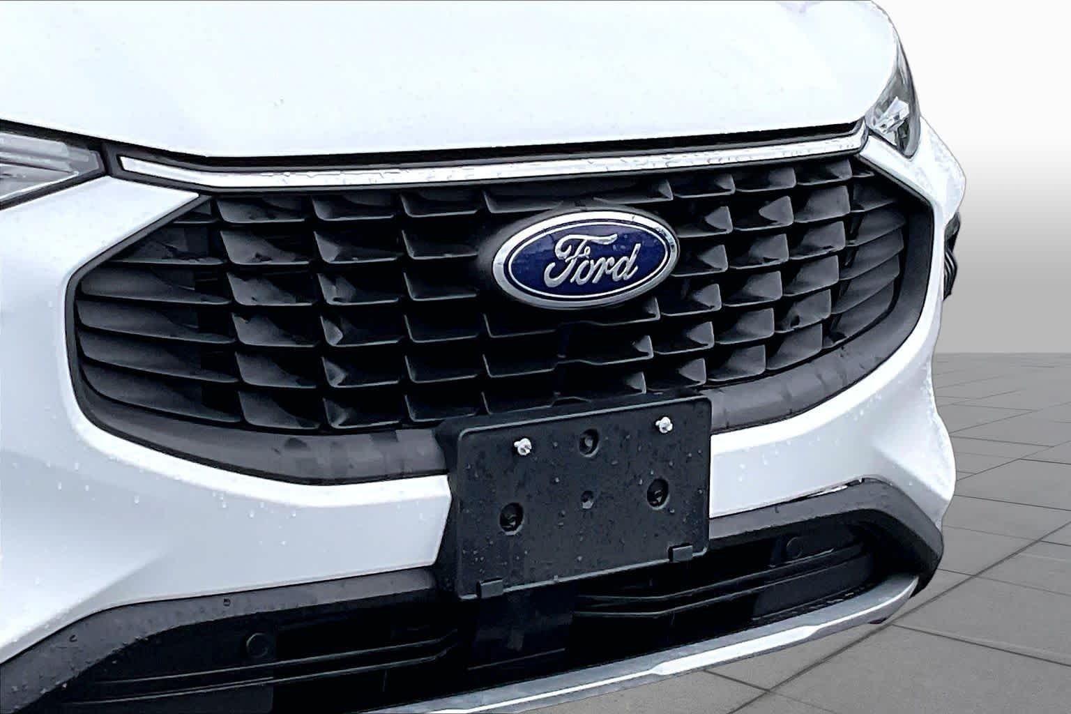Used 2024 Oxford White Ford Active image 26