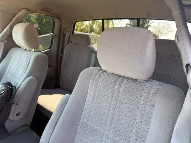 Used 2006 White Toyota SR5 image 11