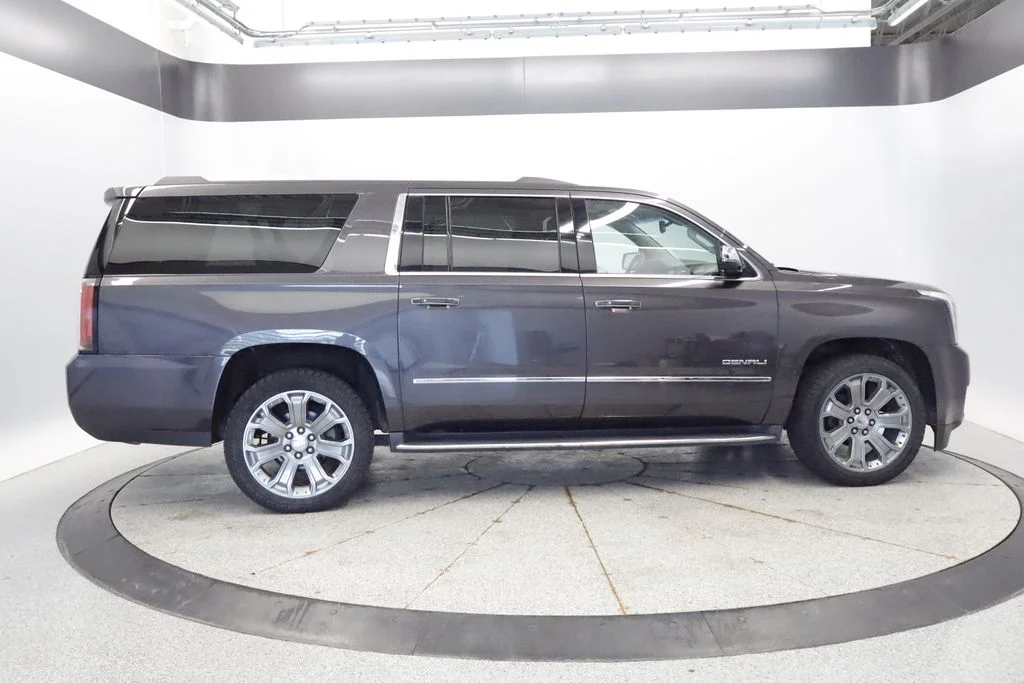 Used 2016 Silver GMC Denali image 8