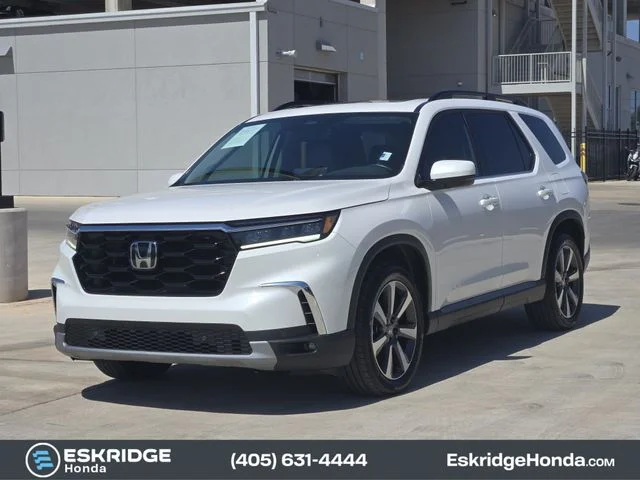 Used 2023 Platinum White Pearl Honda Touring image 3