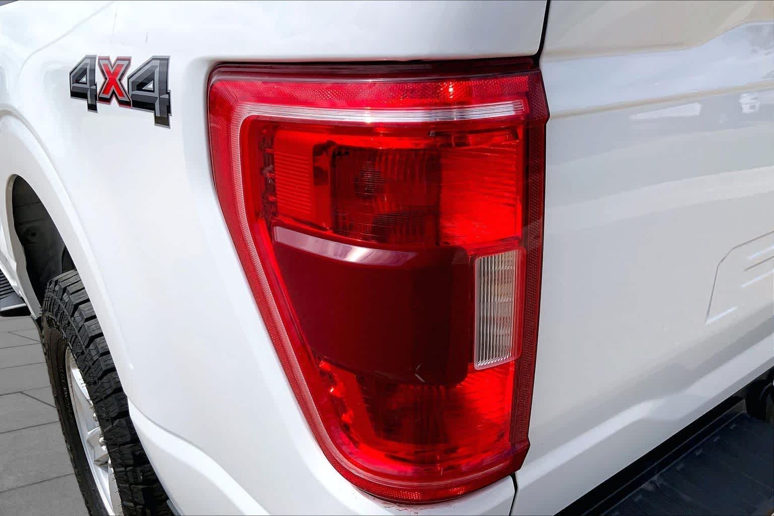 Used 2022 Oxford White Ford XLT image 29