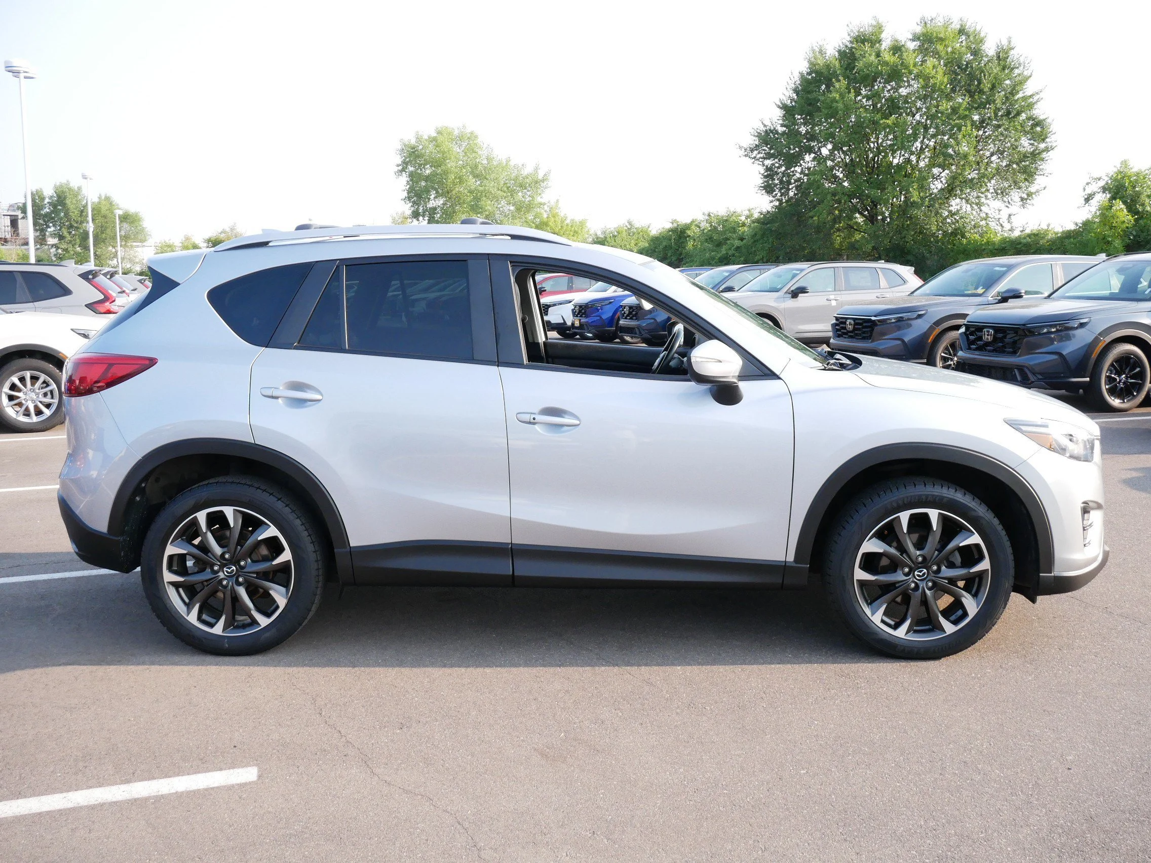 Used 2016 Sonic Silver Metallic Mazda Grand Touring image 8