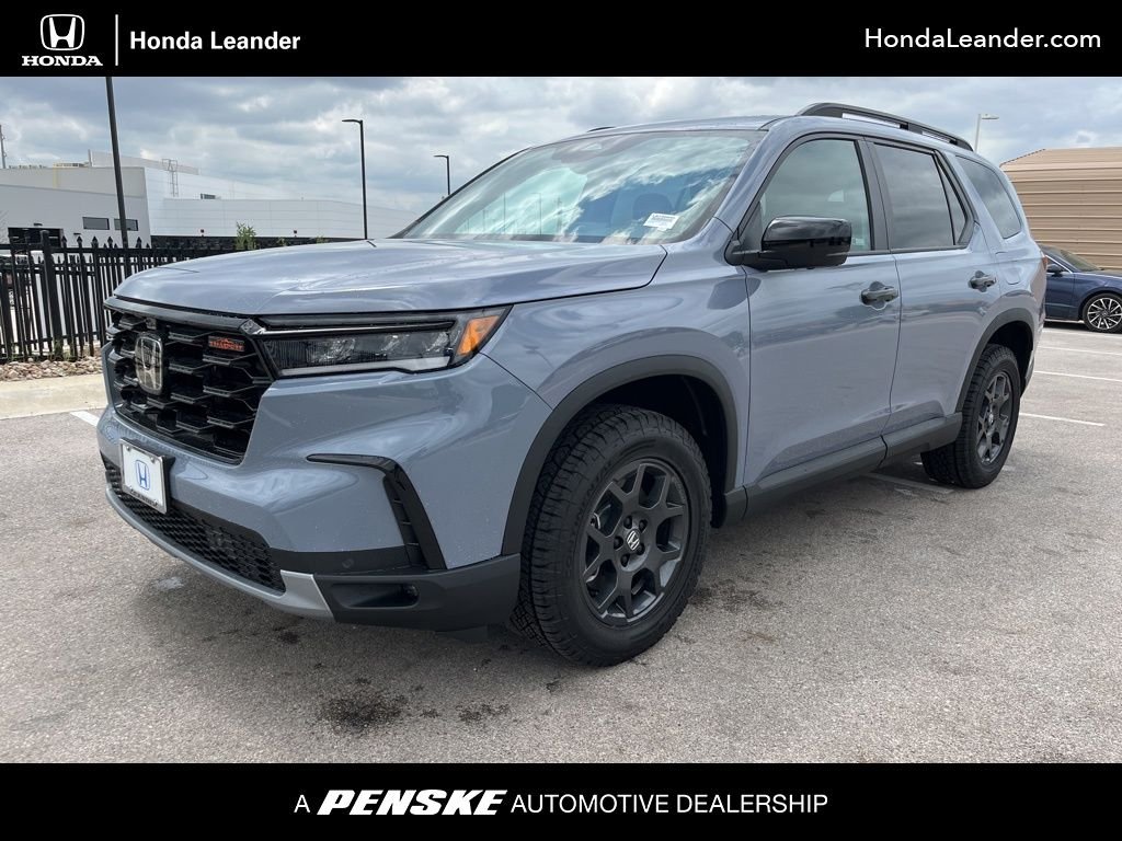 2025 Honda Pilot TrailSport AWD's photo