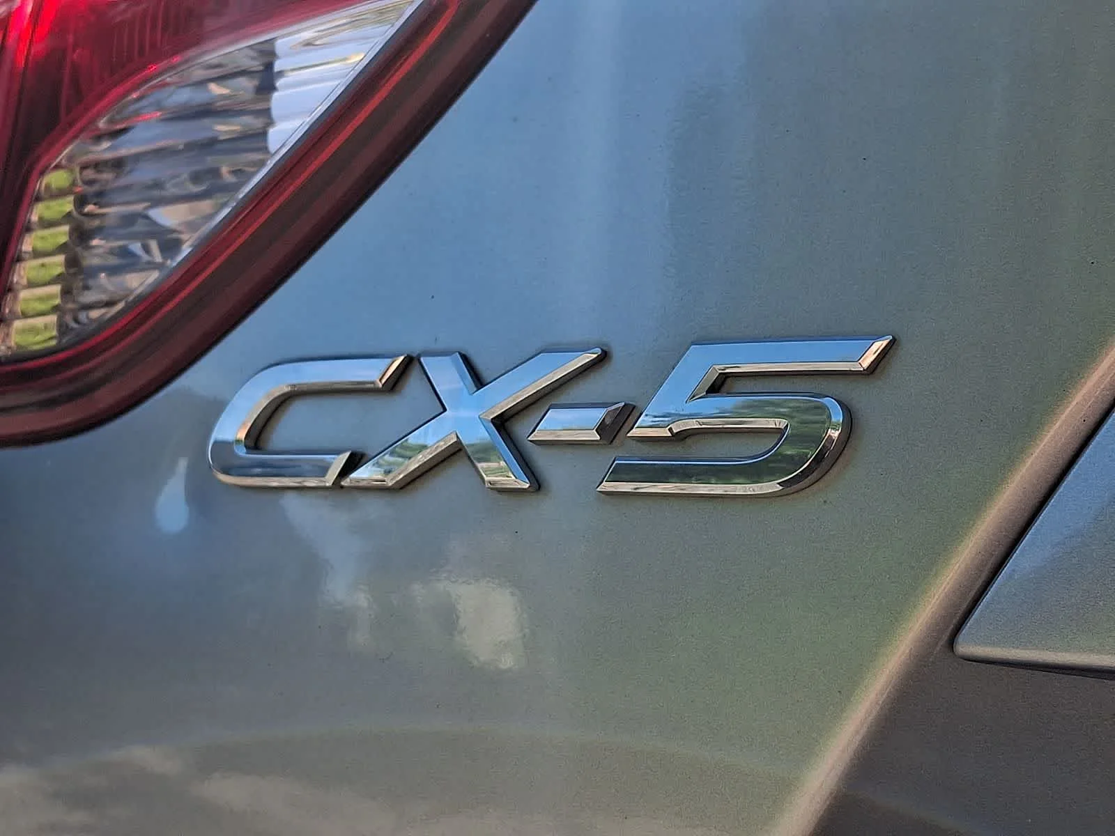 Used 2013 Liquid Silver Metallic Mazda Grand Touring image 8