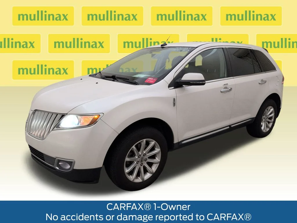 Used 2015 White Lincoln Base image 10