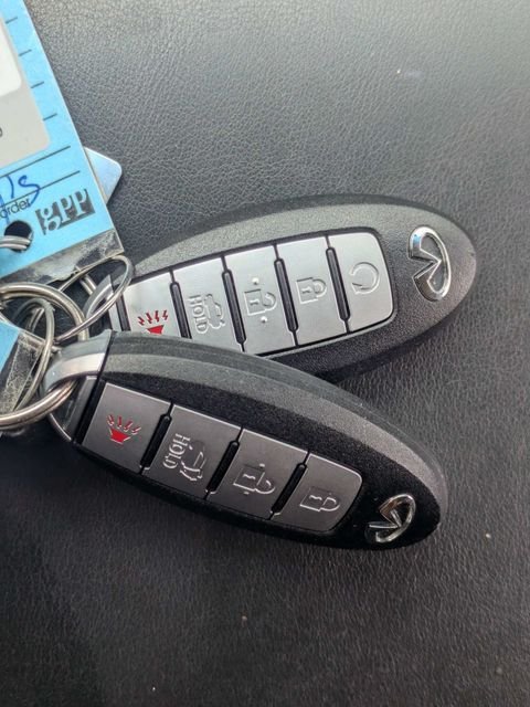 Used 2014 Silver INFINITI Base image 35
