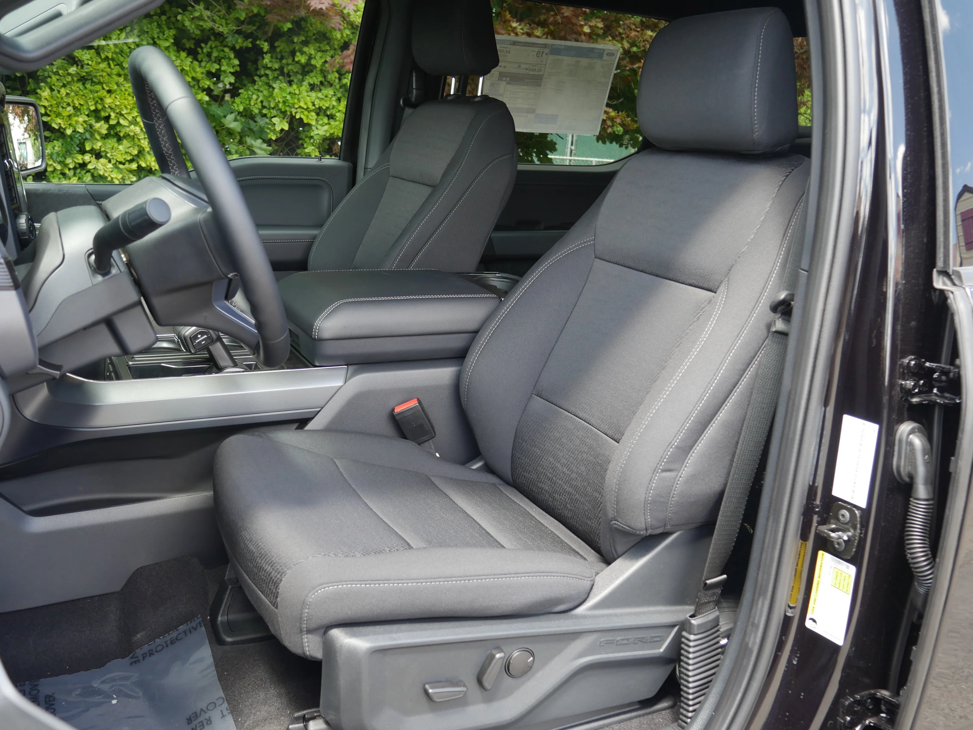 New 2026 Agate Black Metallic Ford XLT image 35