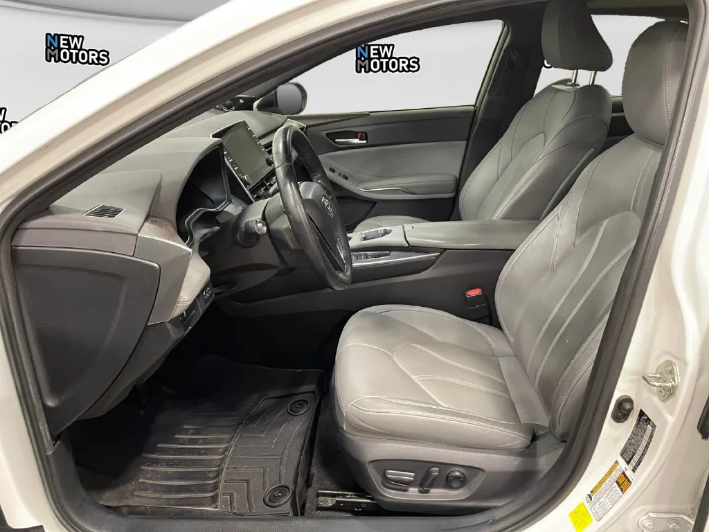 Used 2021 Pearl Toyota XLE image 9