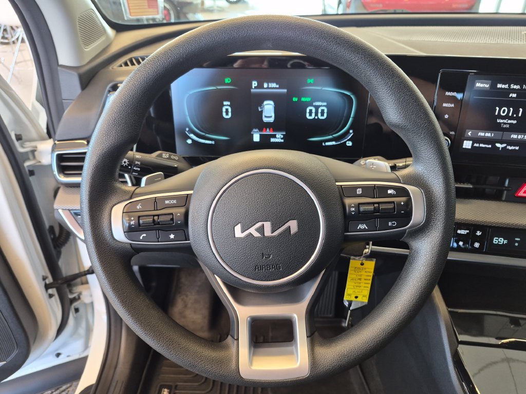 Used 2023 Snow White Pearl Kia LX image 18