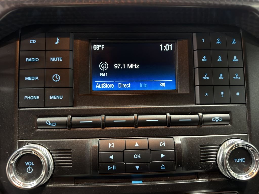 Used 2018 Oxford White Ford GT image 31