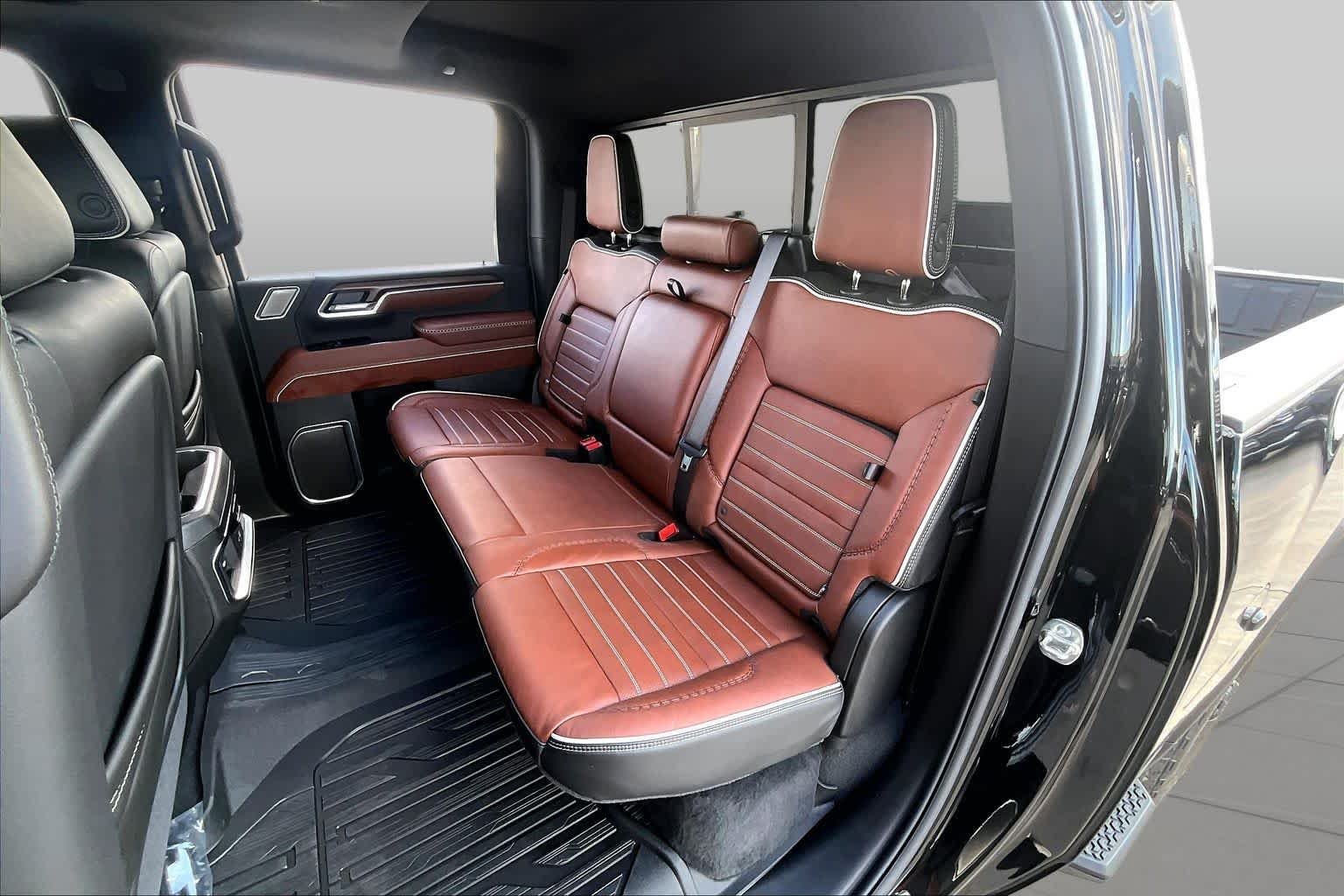 Used 2026 Onyx Black GMC Denali Ultimate image 21