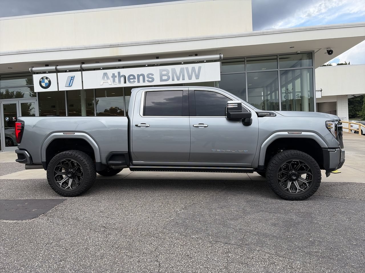 Used 2024 Sterling Metallic GMC Denali Ultimate image 9