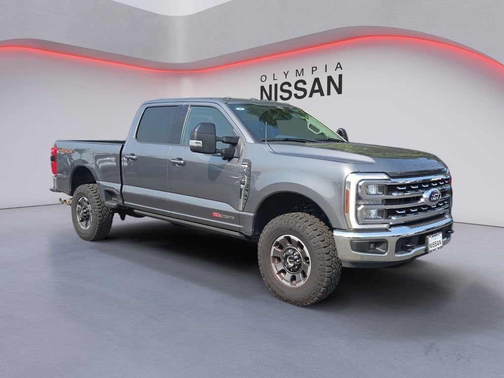 Used 2024 Gray Ford Lariat image 9