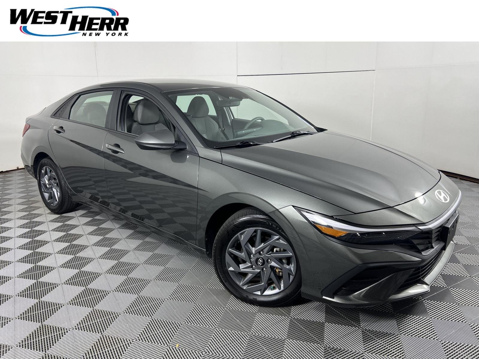 Used 2024 Amazon Gray Hyundai SEL image 1