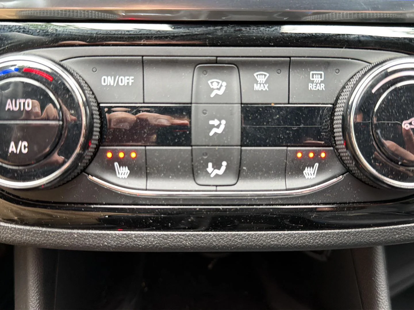 Used 2024 Summit White Buick Sport Touring image 3