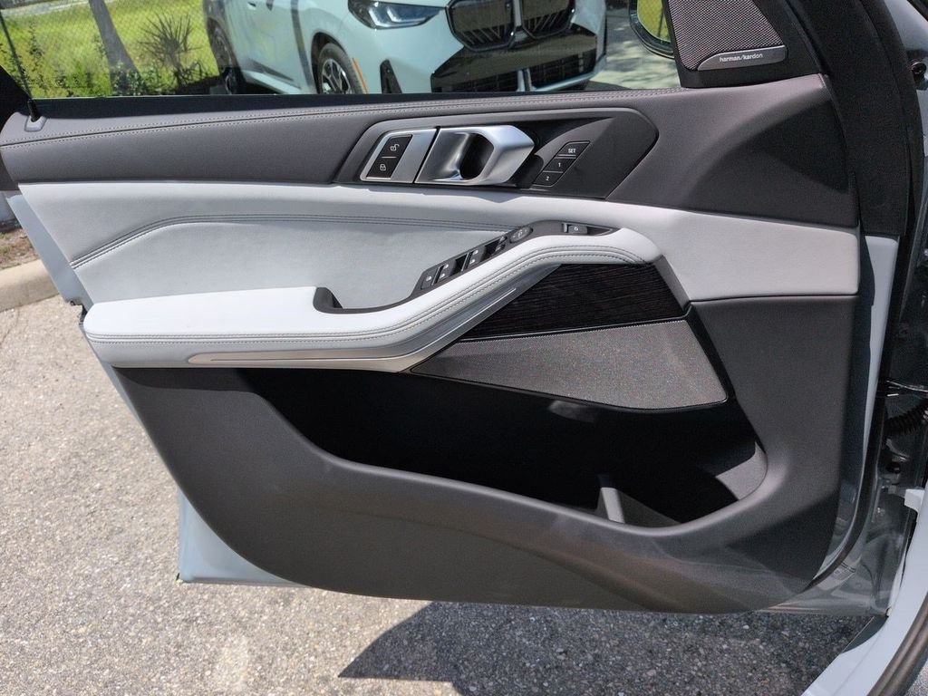 New 2026 Brooklyn Grey Metallic BMW xDrive40i image 31
