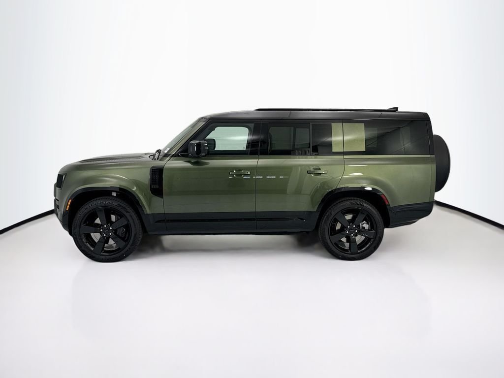 New 2026 Woolstone Green Land Rover X-Dynamic SE image 8
