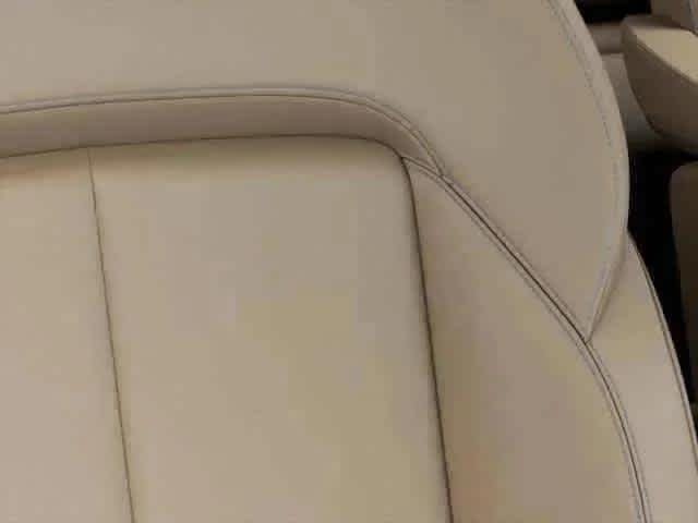 New 2026 Bright White Clear-Coat Exterior Paint Jeep Limited image 10