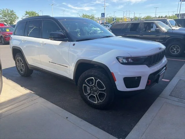 Used 2022 White Jeep Trailhawk image 8
