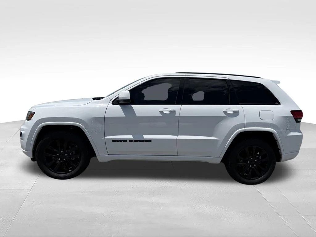 Used 2020 White Jeep Altitude image 2