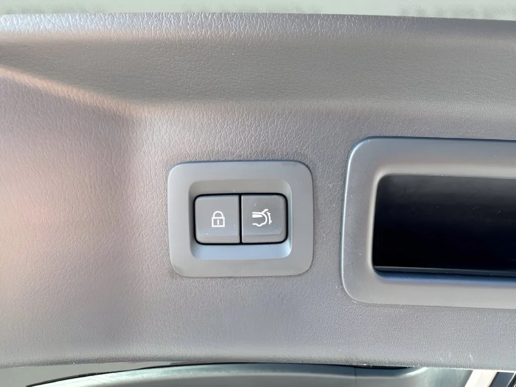 Used 2024 Silver Mazda 3.3 Turbo Preferred image 30
