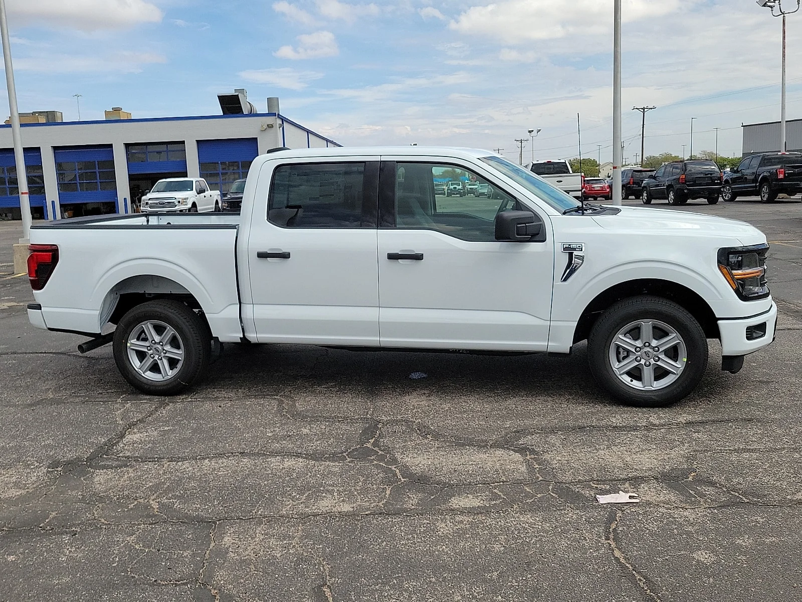 New 2026 Oxford White Ford XLT image 5