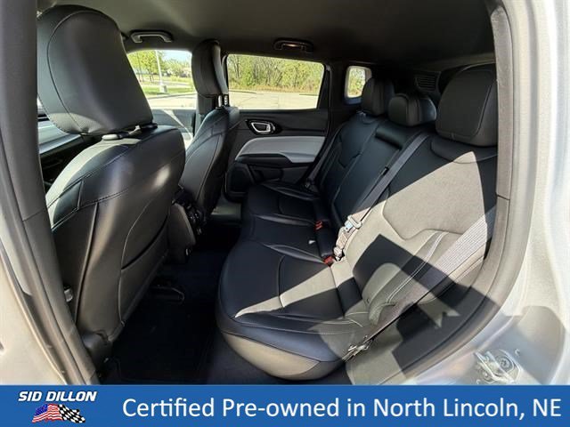 Used 2025 Silver Zynith Metallic Clearcoat Jeep Limited image 20