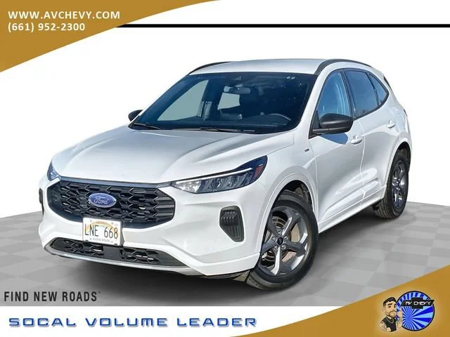 2023 Ford Escape ST-Line FWD's photo